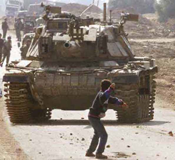 palestine-boy-tank
